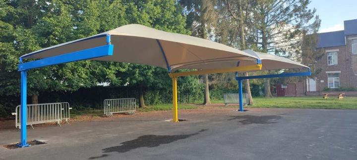 Conception et installation d'abris sur mesure en France